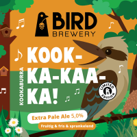 Geïllustreerd Bird Brewery-label met kookaburra, junglebladeren en tekst Kook-ka-kaa-ka.