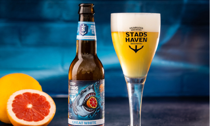 Stadshaven Great White flesje en glas Stadshaven Great White flesje en glas