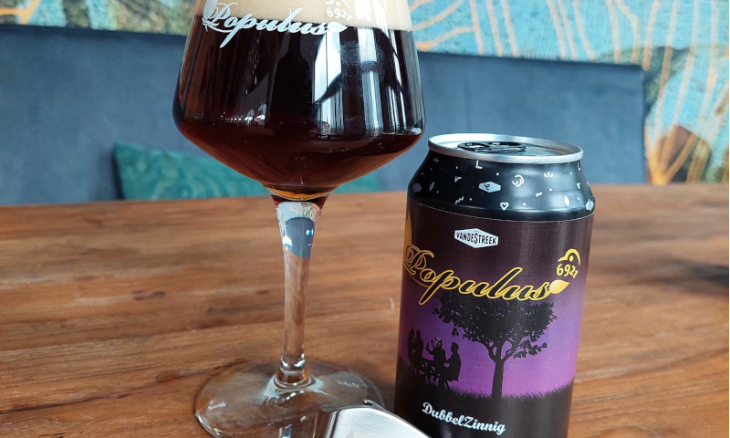 Populus6921DubbelZinnigBiertje Glas met het Populus6921 Dubbelzinnig Bier
