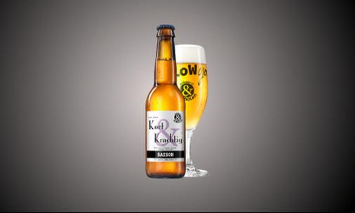 Kort-Krachtig-bier flesje-en-glas- Kort-Krachtig-bier flesje-en-glas-