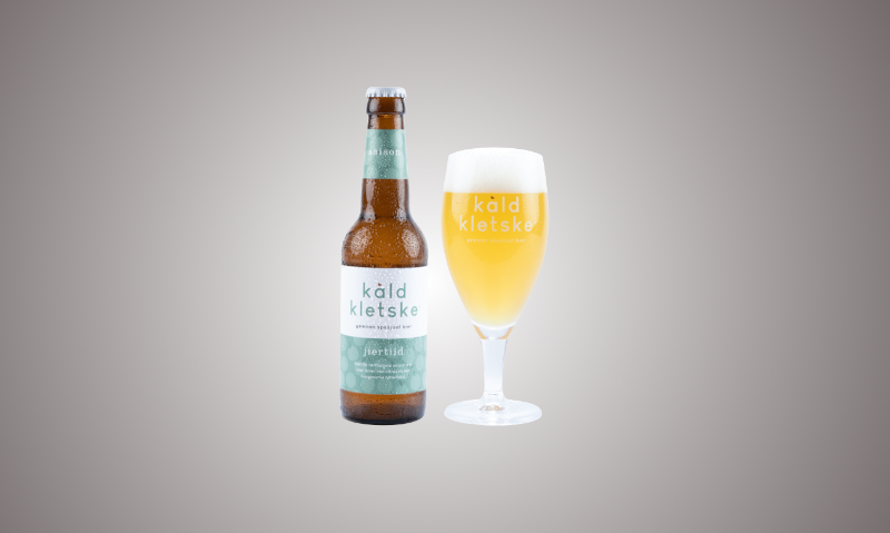 Kâld Kletske Jiertiid fles en glas Kâld Kletske Jiertiid fles en glas