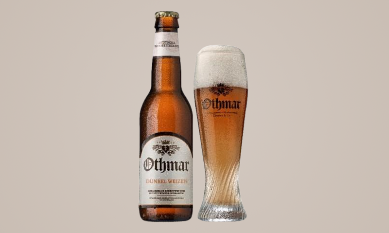 Othmar Dunkel Weizen flesje en glas Othmar Dunkel Weizen flesje en glas