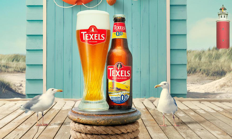 Texels Skuumkoppe 0.0 flesje en glas Texels Skuumkoppe 0.0 flesje en glas
