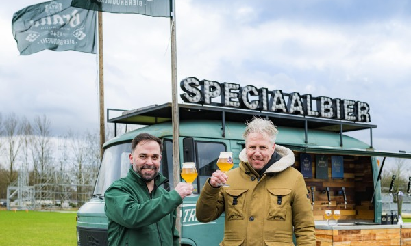 Brand meesterbrouwer en Paaspop organisator met Brand Paaspop Blond