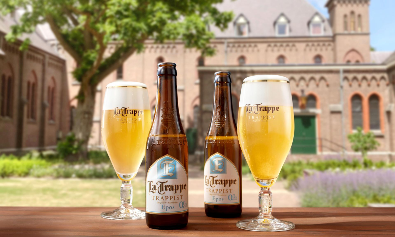 La Trappe Epos flesjes en glazen bij de abdij