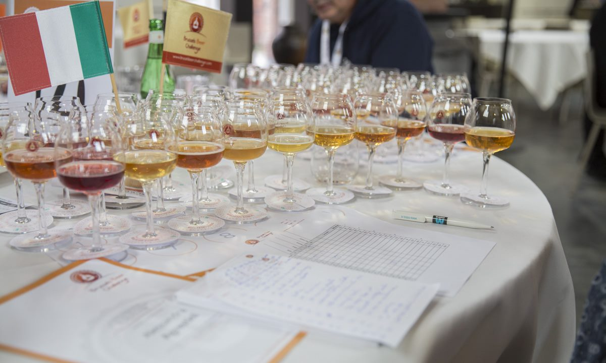 Tafel met bier tijdens de Brussels Beer Challenge