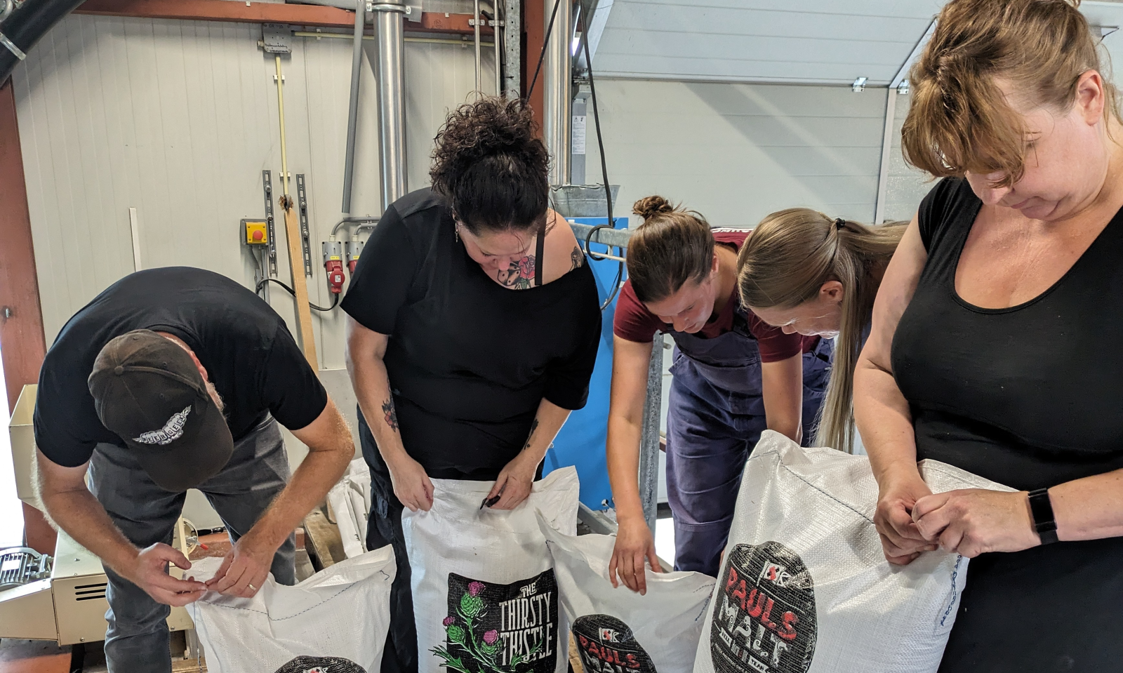 Beer Geeks met zakken mout