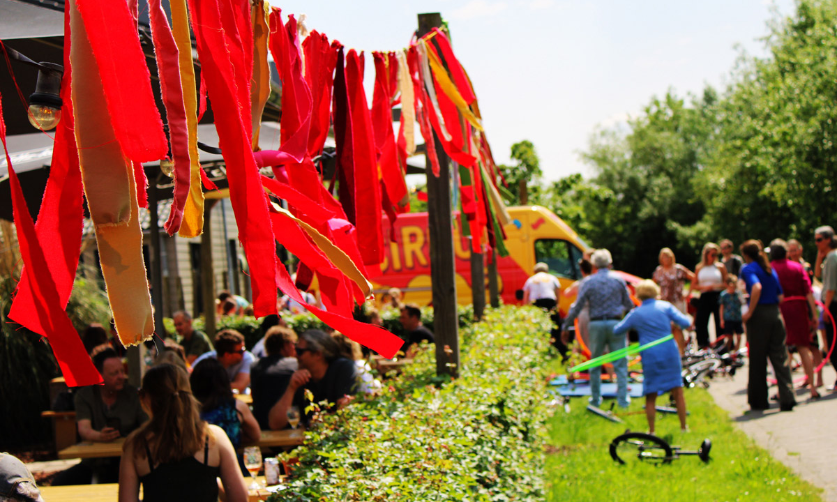 Sfeervolle aankleding en activiteiten tijdens Maximus Lentefestival