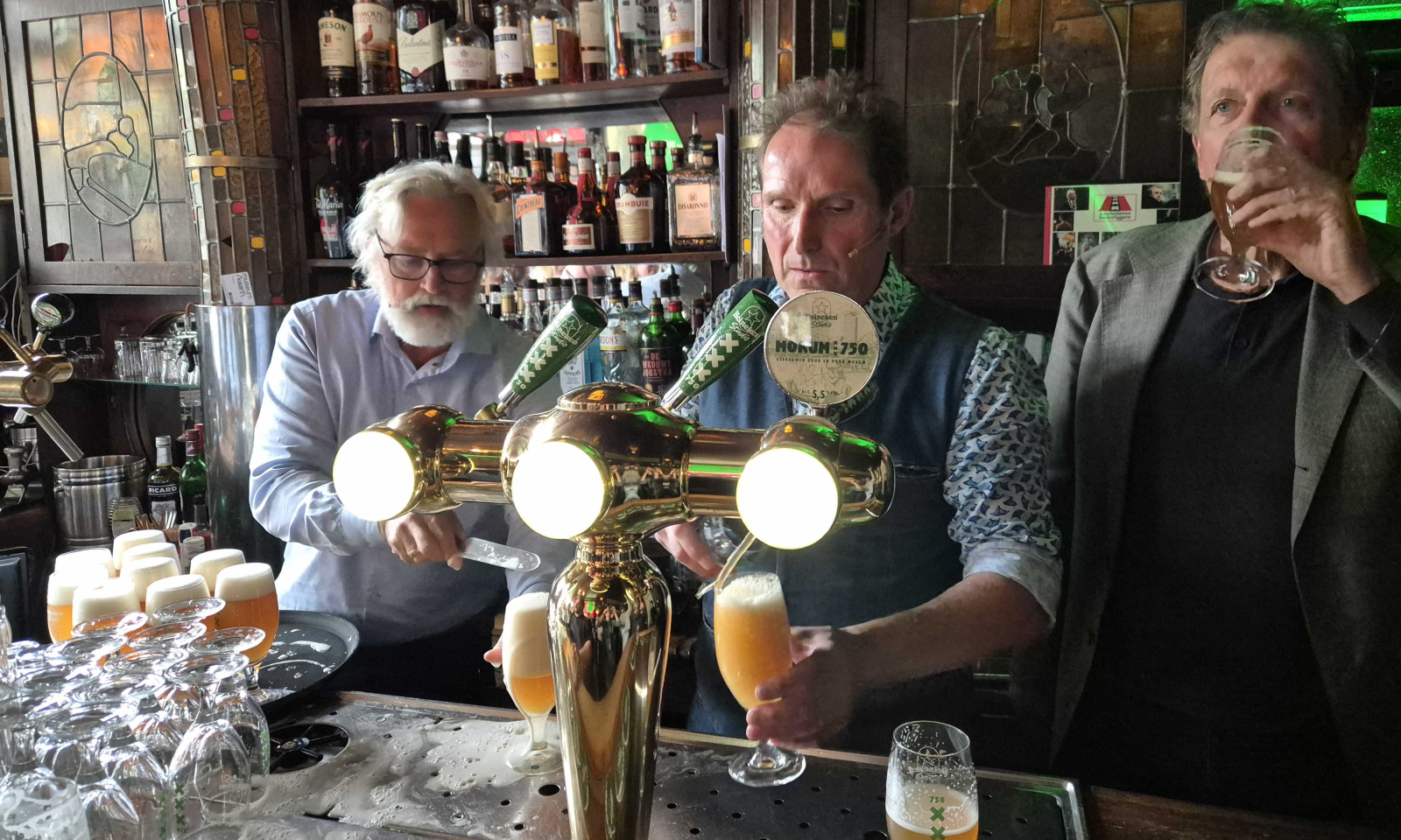 Heineken Speciaalpils - eerste fust aangeslagen