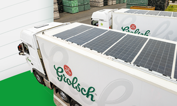 Grolsch vrachtwagens met zonnepanelen erop