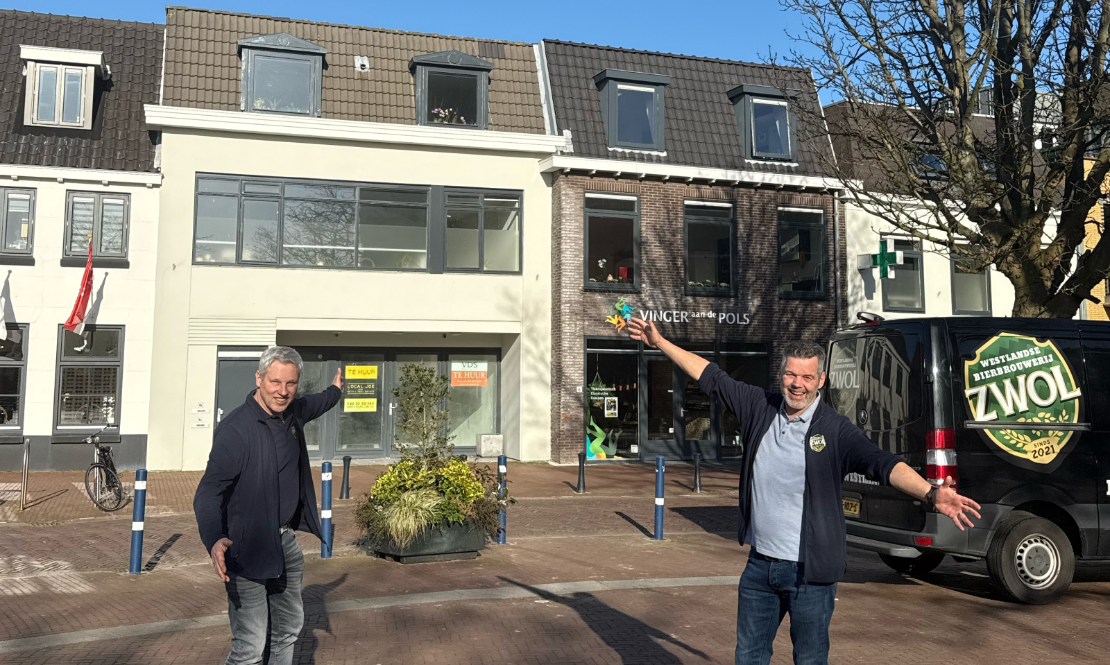 Ad en Martystaan enthousiast voor een winkelpand en een bestelbus van Brouwerij ZWOL.