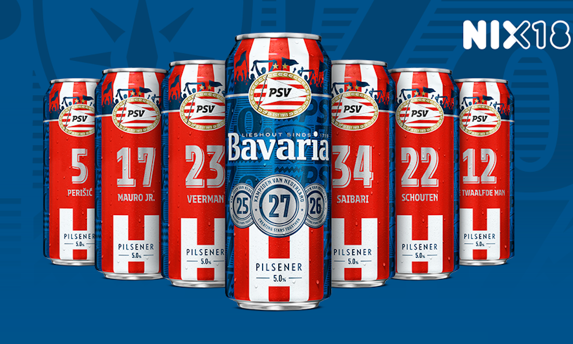 Bavaria blikjes met PSV logo in rode en blauwe kleuren, inclusief namen en rugnummers.