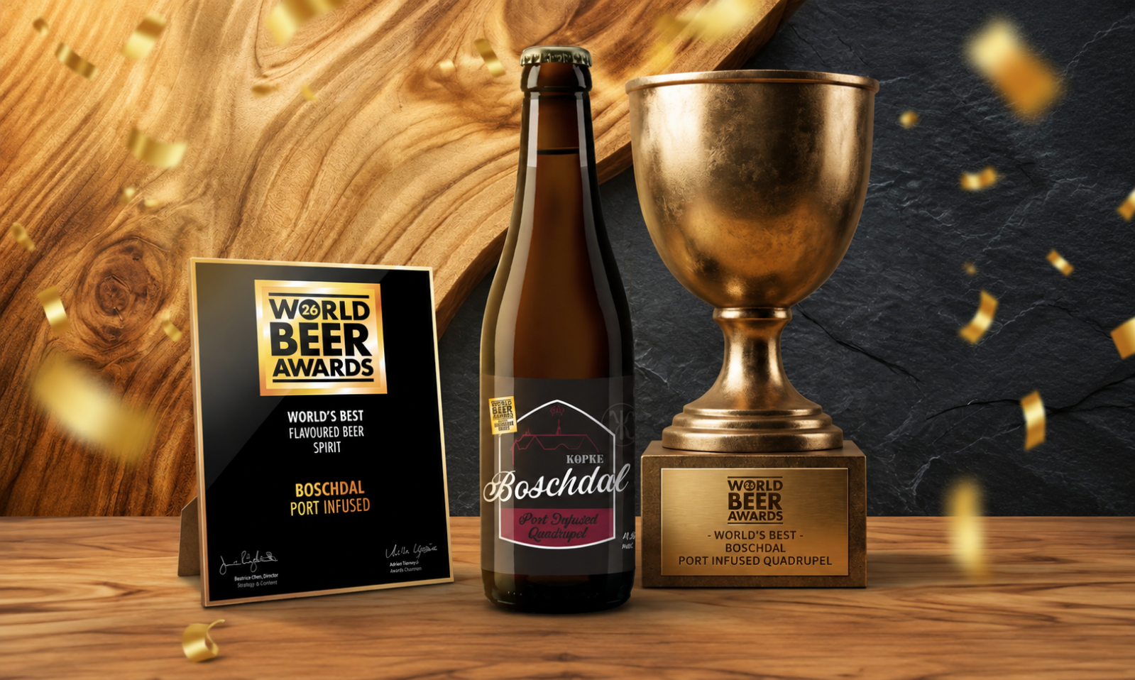 Fles Boschdal Port Infused Quadrupel naast World Beer Awards-trofee en certificaat met gouden confetti
