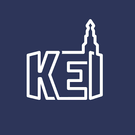 Wit KEI-logo met gestileerde toren op een donkerblauwe achtergrond.