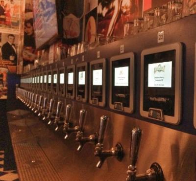 Taps in bar zonder barman