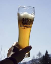 Staand bier drinken mag weer in Amsterdam