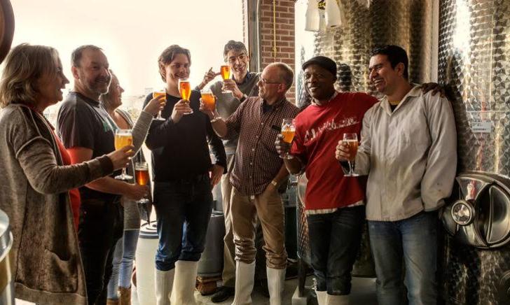 Proosten bij Brouwerij de 7 Deugden Proosten bij Brouwerij de 7 Deugden