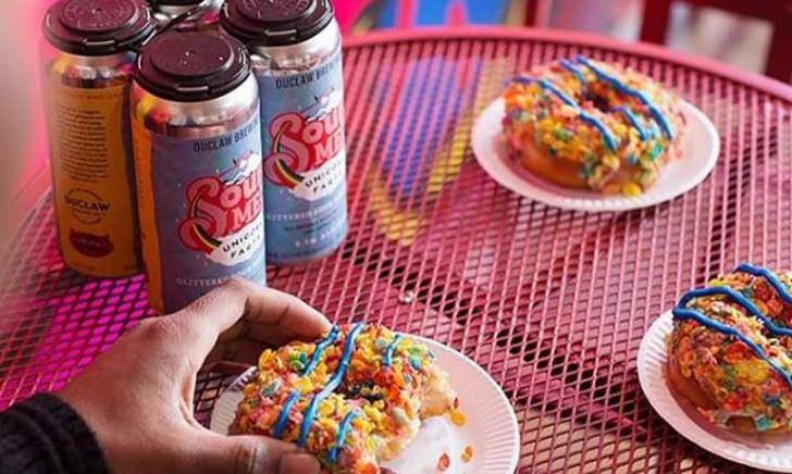 DuClaw Brewing Company presenteert de Unicorn Beer DuClaw Brewing Company presenteert de Unicorn Beer