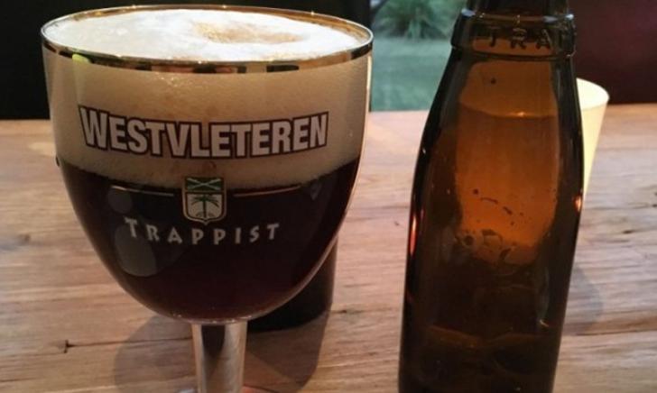 Westvleteren bier glas en flesje
