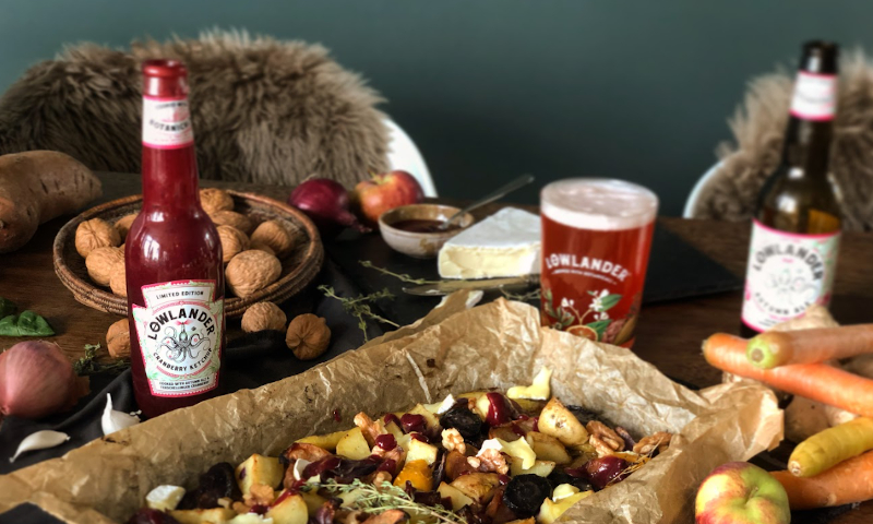 Lowlander Autumn Ale en Lowlander ketchup op tafel