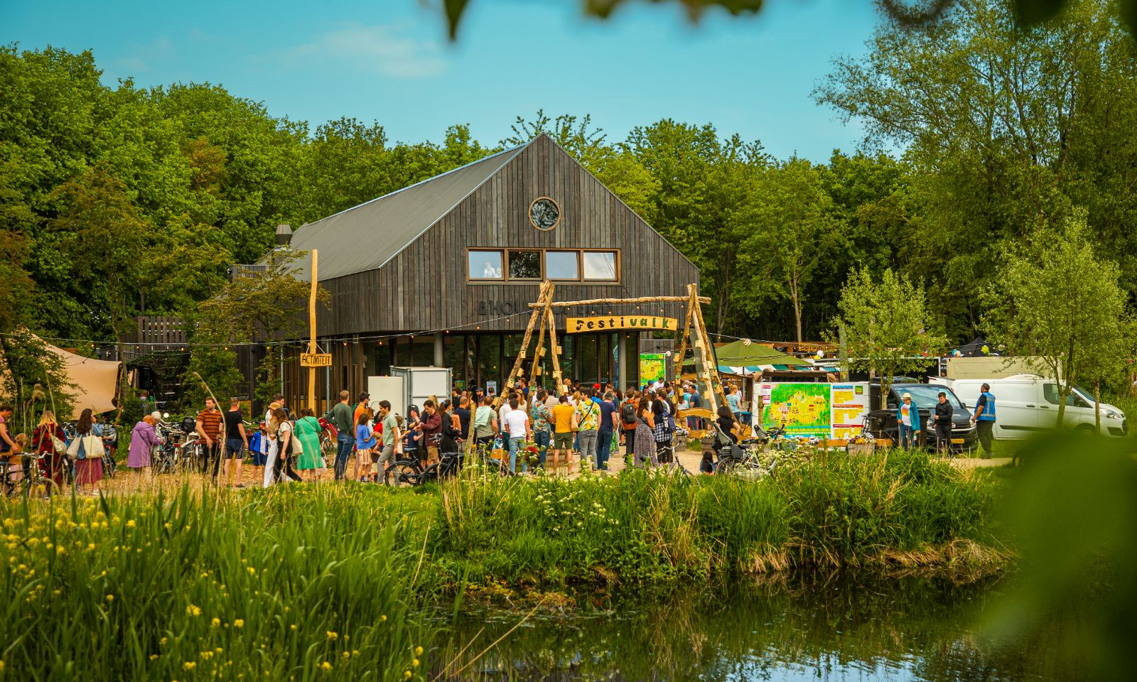 Zicht op het House of Bird tijdens Festivalk 2022