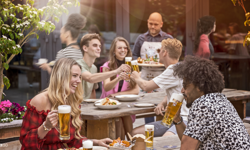 Alfa Edel Pils lekker op het terras