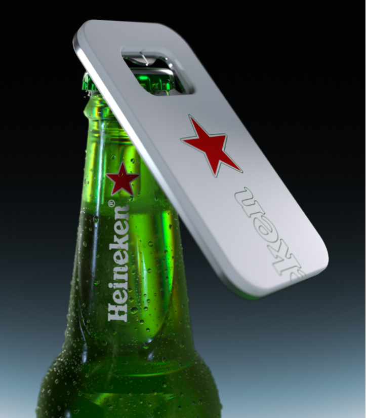 The Closer bieropener opent flesje Heineken bier