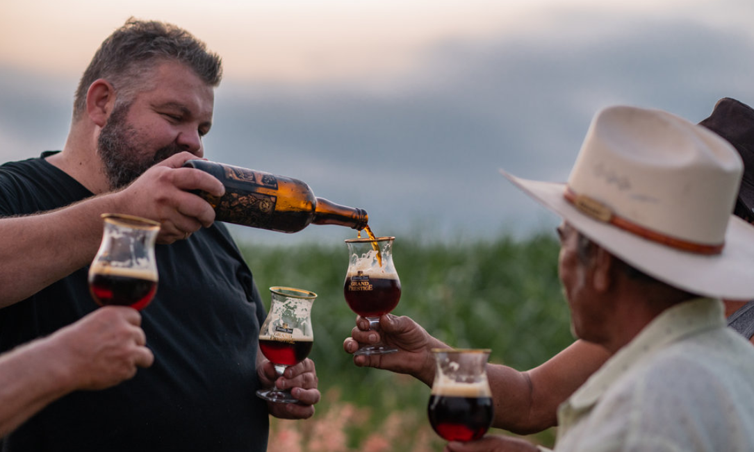 Brouwer Micha Peute schenkt Grand Prestige Vatgerijpt in Latijns-Amerika