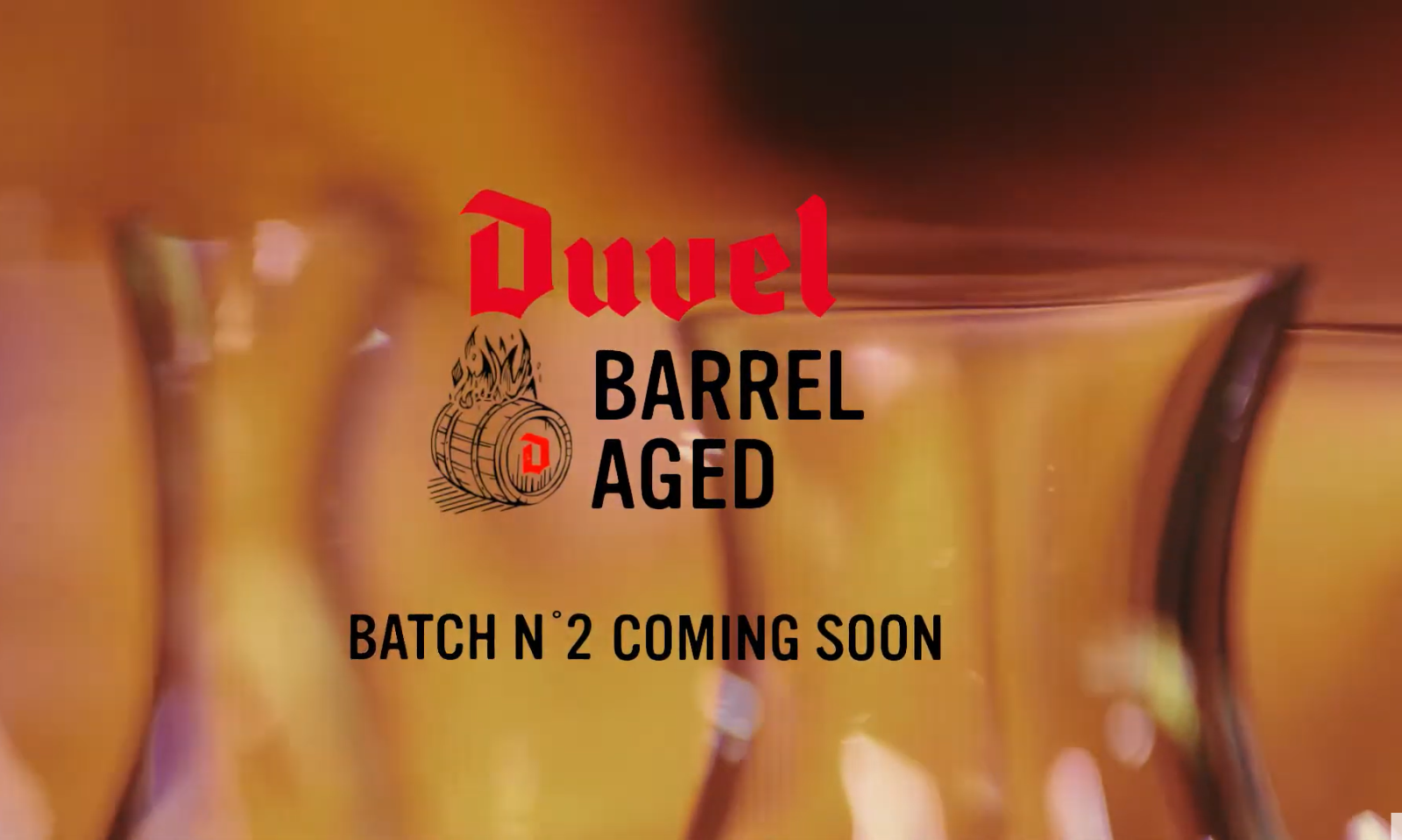 Duvel Barrel Aged BATCH N°2 aankondiging met wazige achtergrond en logo.