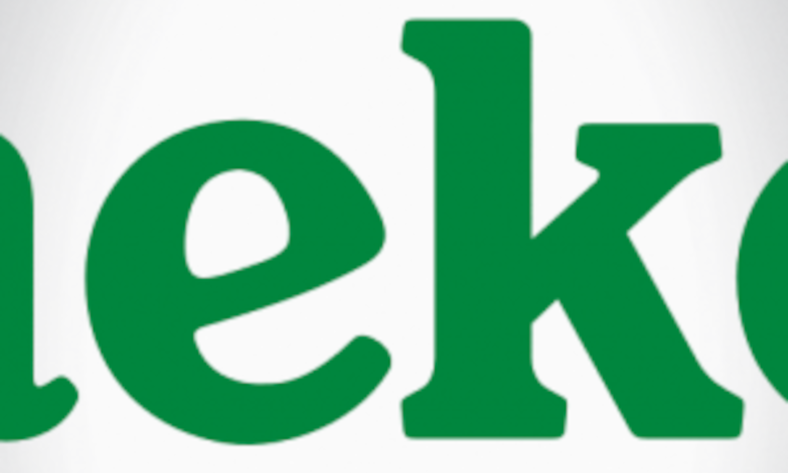 Close-up van groene letters op een witte achtergrond