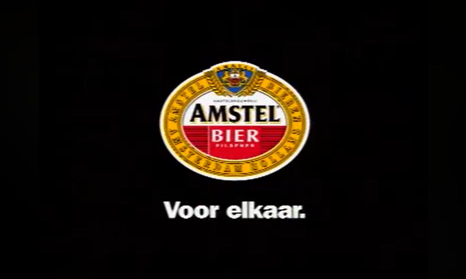 Logo van Amstel bier op een zwarte achtergrond met de tekst 