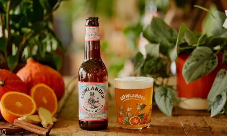Lowlander Tumbler bierglas ingeschonken met Pumpkin Weizen