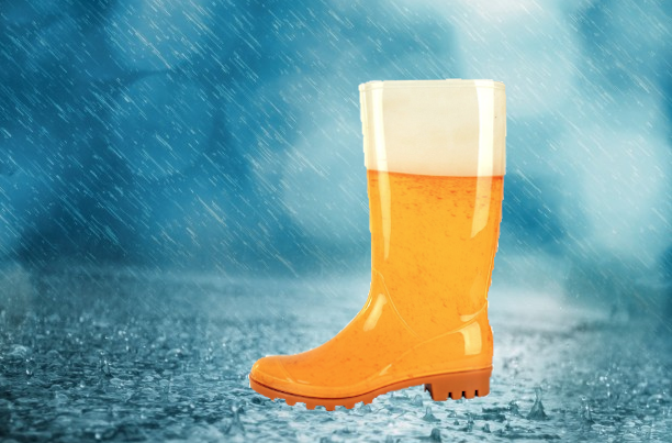 Bier laars met regen achtergrond