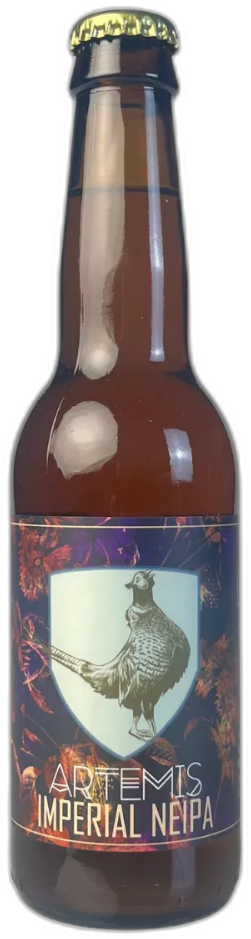 Een flesje Artemis Imperial NEIPA met kleurrijk etiket en goudkleurige kroonkurk.
