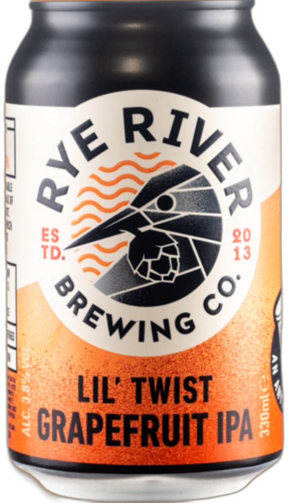 Blikje Rye River Lil Twist Grapefruit IPA tegen oranje achtergrond met logo en tekst.