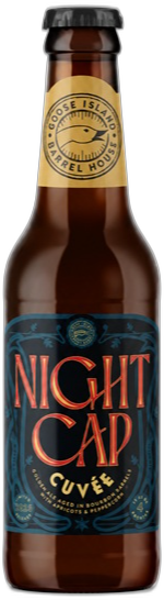 Bruine fles Goose Island Night Cap Cuvée met gouden halslabel en donkerblauw etiket op witte achtergrond