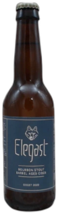 Bruine fles Elegast bourbon barrel aged cider met blauw etiket op witte achtergrond.