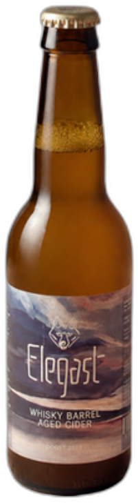 Bruine fles Elegast Whisky Barrel Aged Cider met landschapslabel op witte achtergrond.