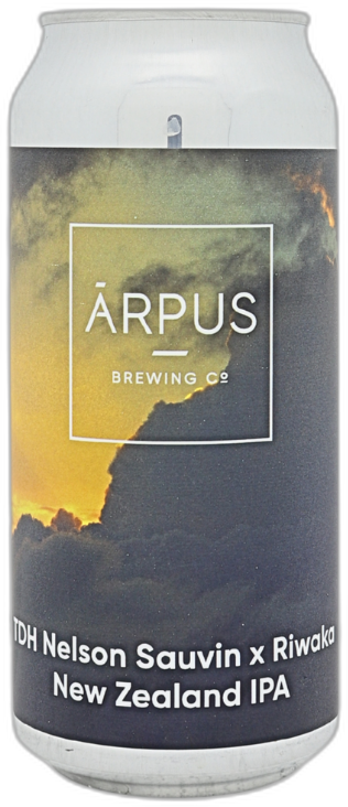 Blik Ārpus TDH Nelson Sauvin x Riwaka New Zealand IPA met donkere wolkenprint op zwarte achtergrond.