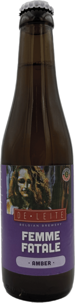 Bruine fles De Leite Femme Fatale amberbier met paarse label en portret van een vrouw.