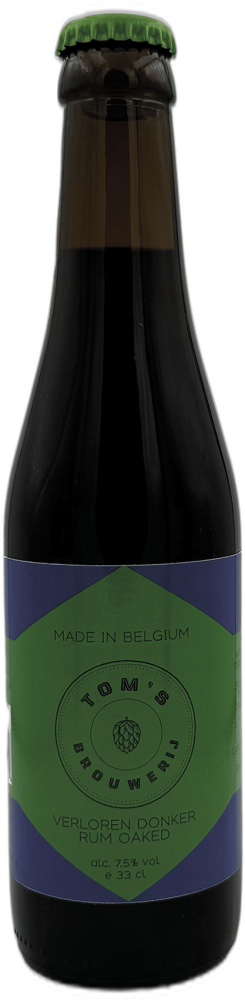 Donkere bierfles van Tom's Brouwerij Verloren Donker Rum Oaked met groen-purper etiket en groene kroonkurk.