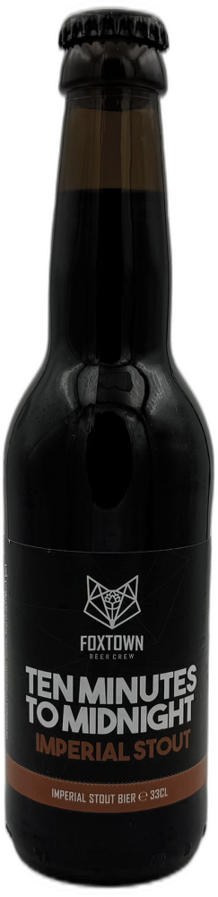 Donkere Foxtown Ten Minutes to Midnight imperial stout fles van 33 cl op zwarte achtergrond.