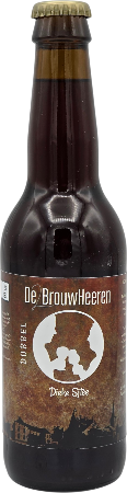 Donkere 33cl bierfles met etiket van De Brouwheeren Dieke Sjtee en gouden kroonkurk