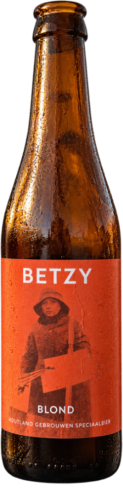 Bruin glasflesje met oranje etiket 'Betzy Blond' en afbeelding van een persoon met hoed