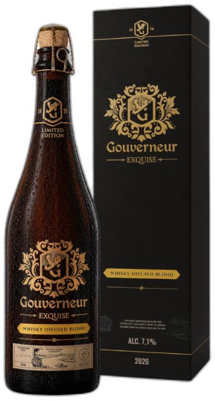 Bruine fles Gouverneur Exquise whisky-infused blond van 75cl naast zwarte geschenkdoos met gouden opschrift