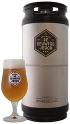 Een lichtgekleurde 20L fust met logo 'Eeuwige Jeugd' en een gevuld bierglas op witte achtergrond