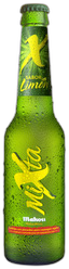 Groene 33cl Mahou Mixta fles met limoenillustratie tegen witte achtergrond